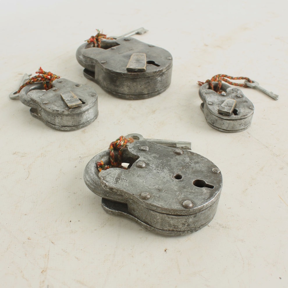 ACIR00042-iron-lock-detail