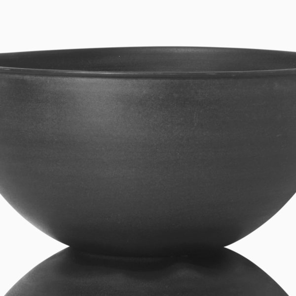 Hourglass Planter Black