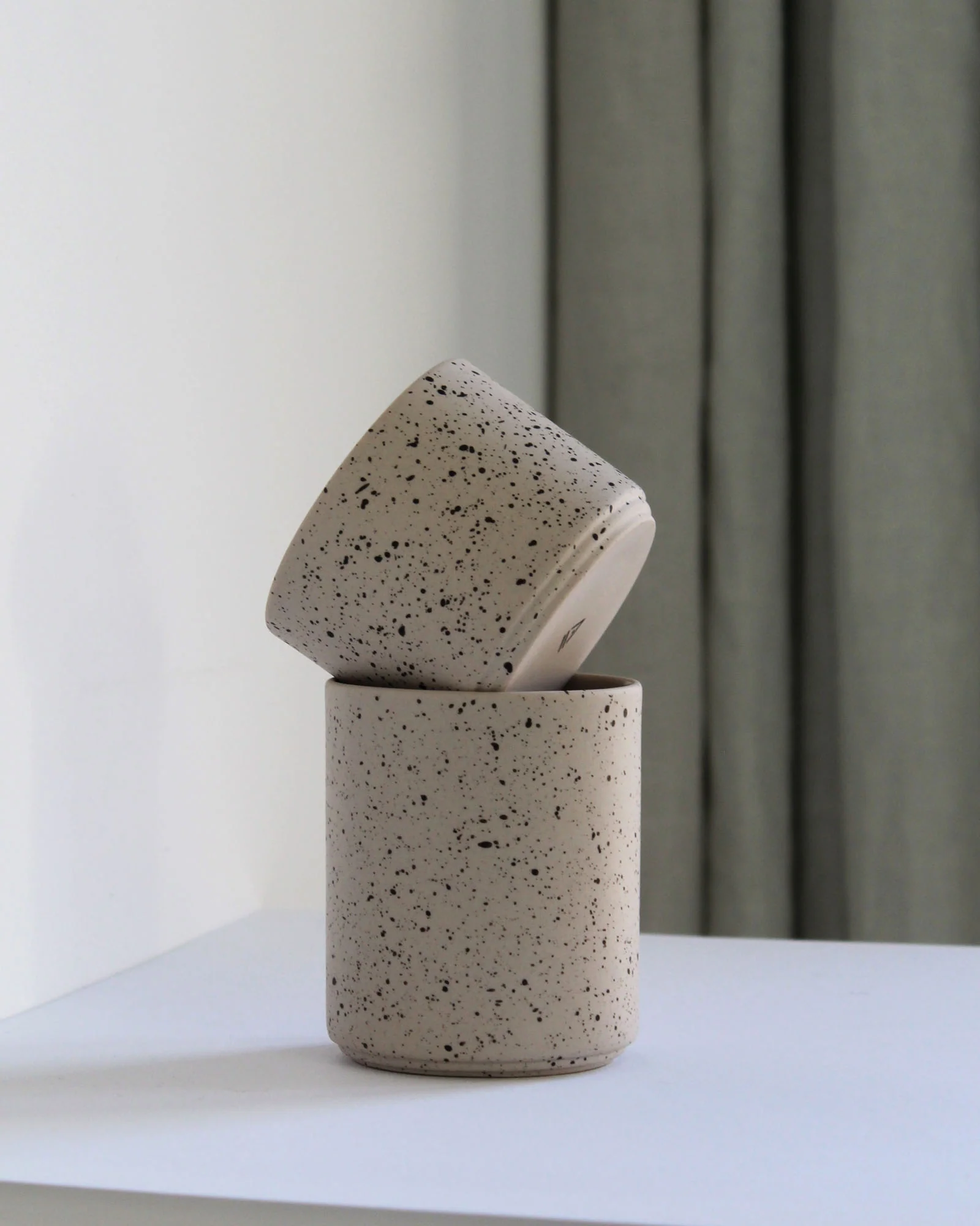 forme-coffee-mug-sand-speckled-detail