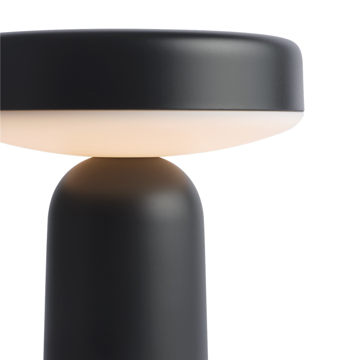 Ease-portable-lamp-black-detail-Muuto-hi-res
