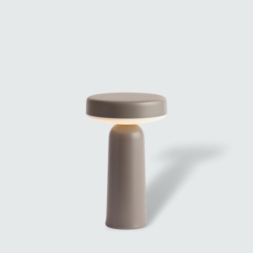 Ease-portable-lamp-taupe-Muuto-hi-res_clipped_rev_1