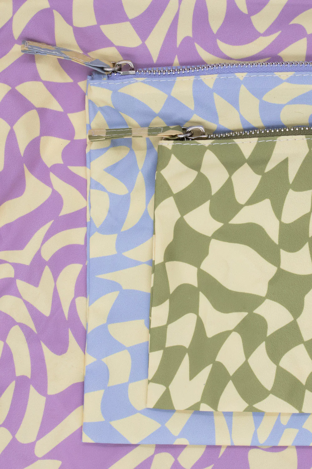 POUCHES_STUDIO_WavyCheck-Closeup-web