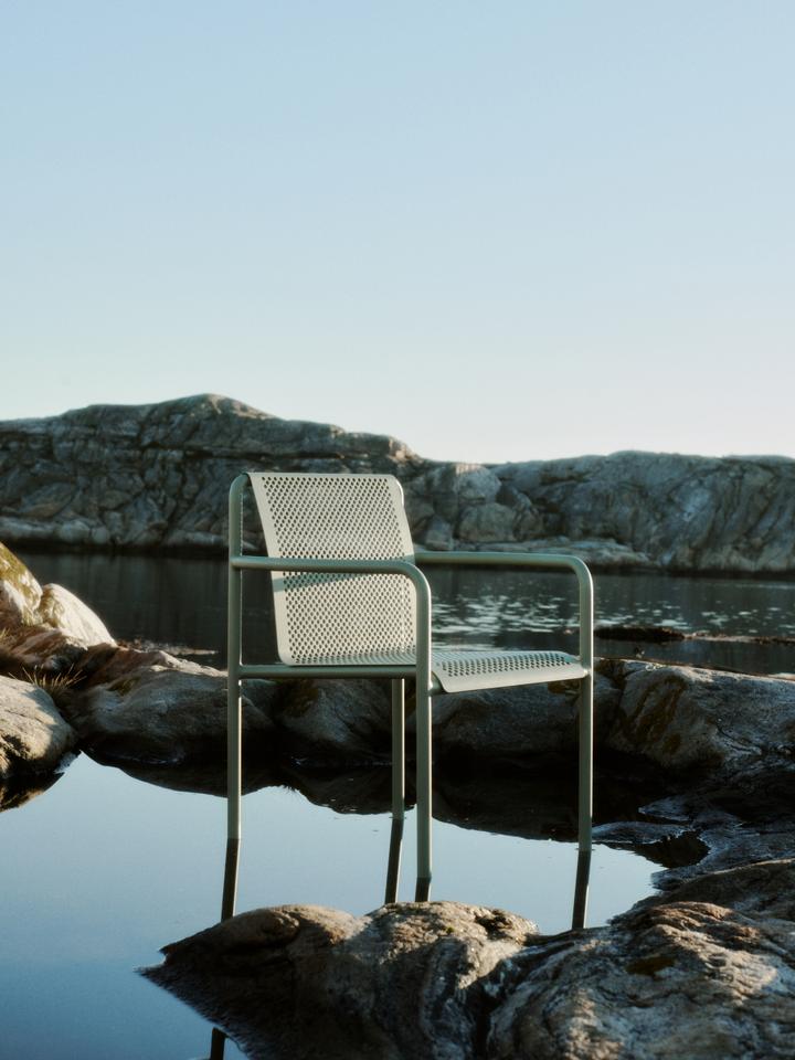 FermLiving_SS25_DappleChairWithArms_TeaGreen_1104270685_4