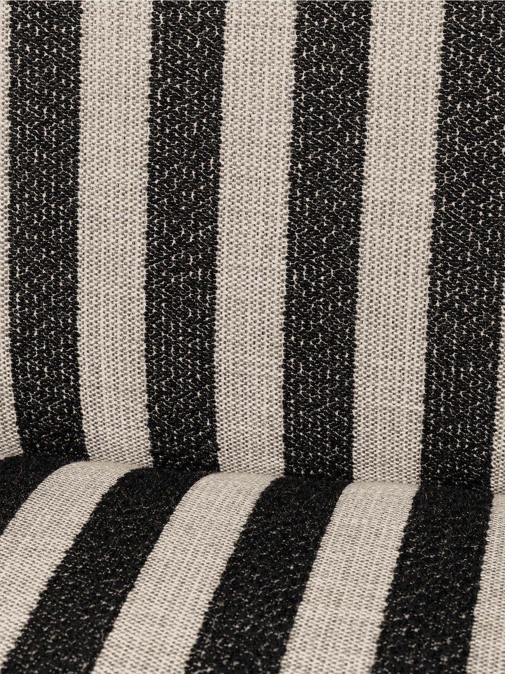 louisiana_sand-black_closeup_1