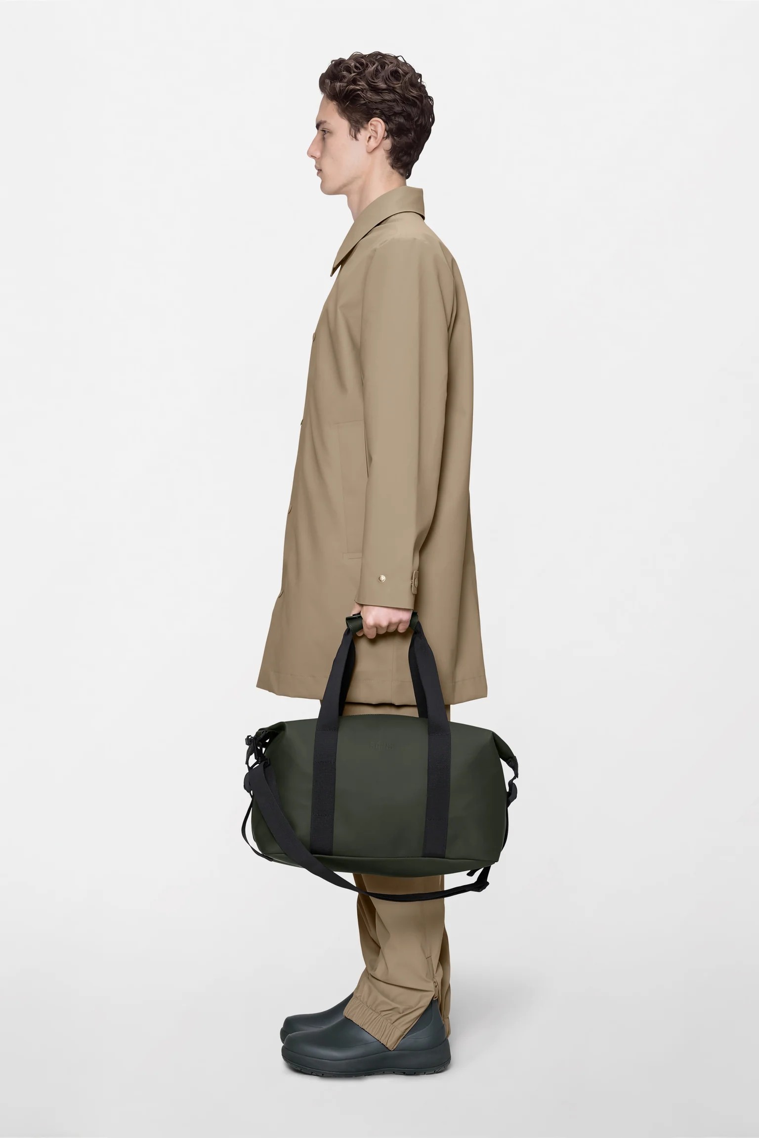 rains_hilo_weekend_bag_small_green_everyday_men_1